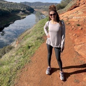 Meet your Posher, Ana